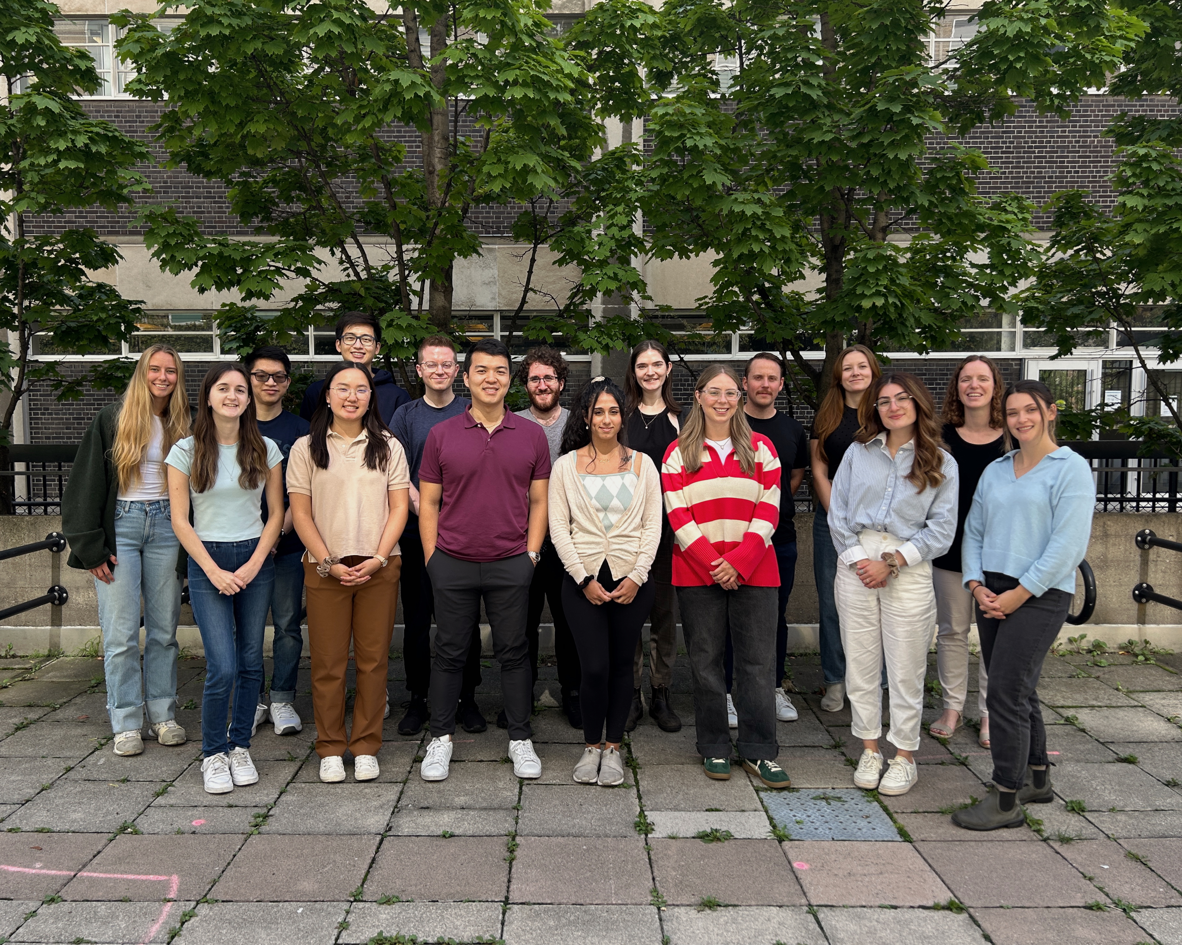 The group standing in front of Lash Miller. Back row, left to right: Bridget, Terry, Ben, John, Josh, Sam, James, Katie, Sophie. Front row, left to right: Livi, Julie, Brian, Negin, Alex, Gabi, Marissa.